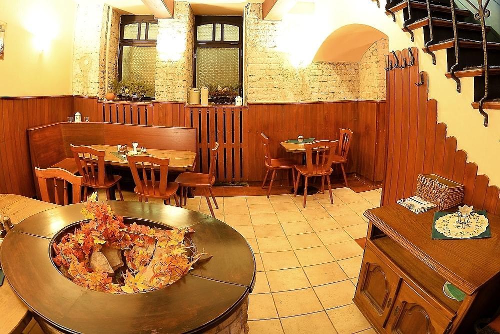 Penzion Uno Hradec Kralove Exterior photo