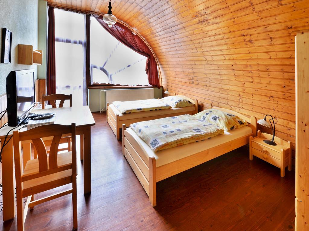 Penzion Uno Hradec Kralove Room photo